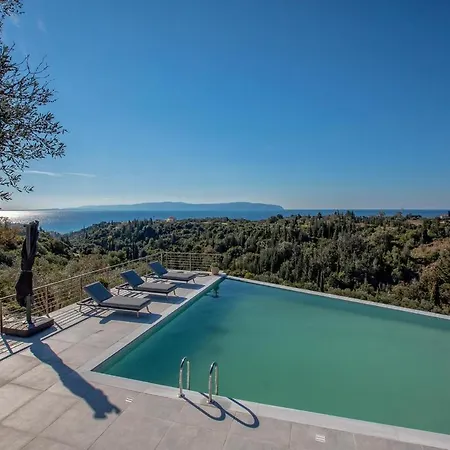 Exclusive Petalouda Ratzaklíon