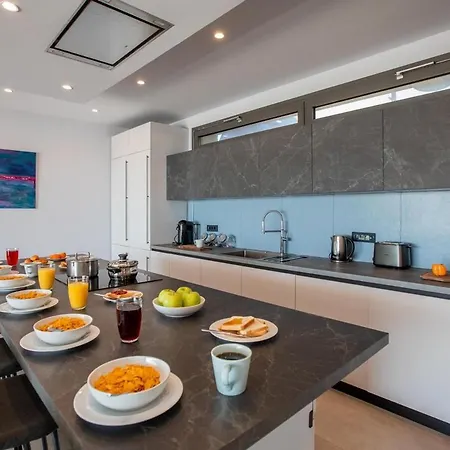 Exclusive Petalouda * Ratzaklíon