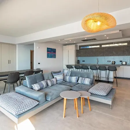 Exclusive Petalouda Villa Ratzaklíon